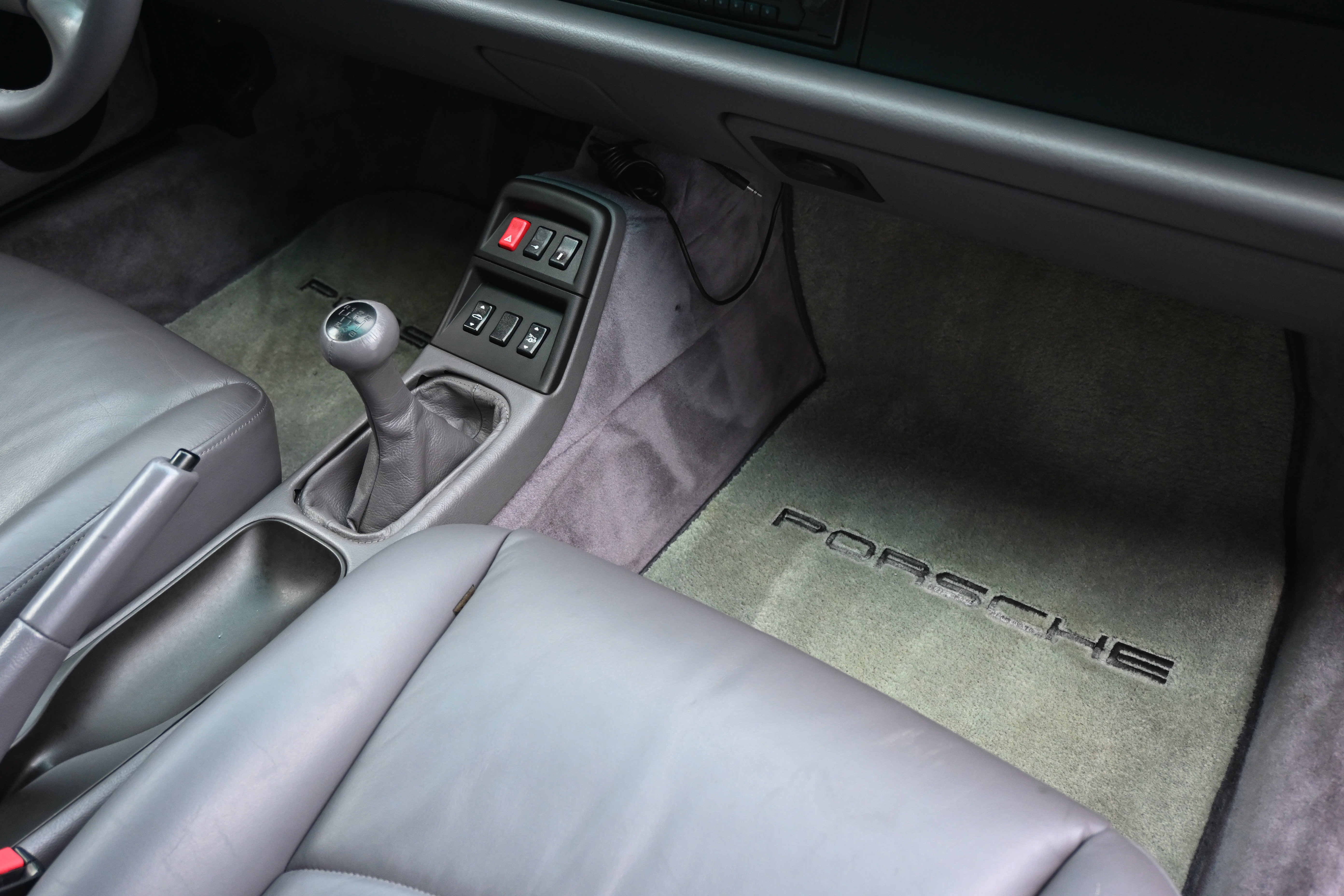 Used 1997 Porsche 911 Carrera 4 image 33