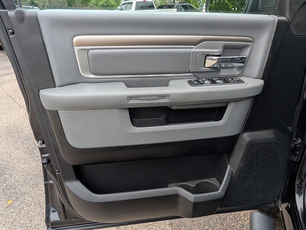 Used 2018 RAM 1500 Big Horn AWD/4WD image 29