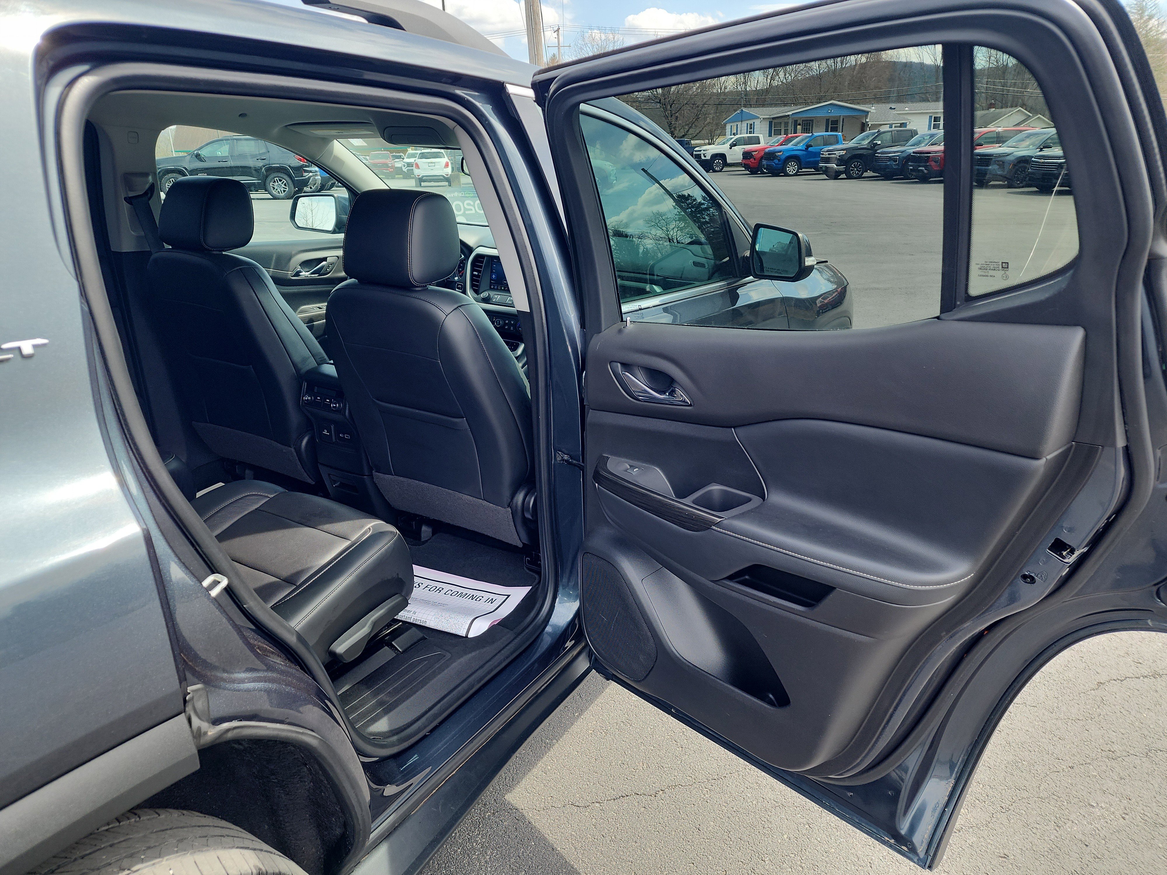 Used 2020 GMC Acadia SLT image 34