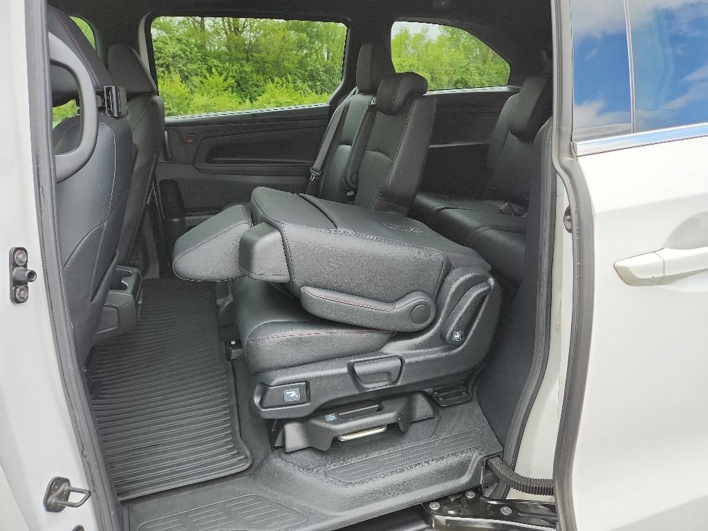 Used 2023 Honda Odyssey Sport image 35