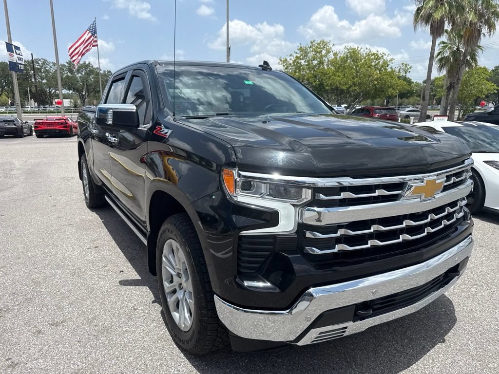 Used 2023 Chevrolet Silverado 1500 LTZ AWD/4WD image 3