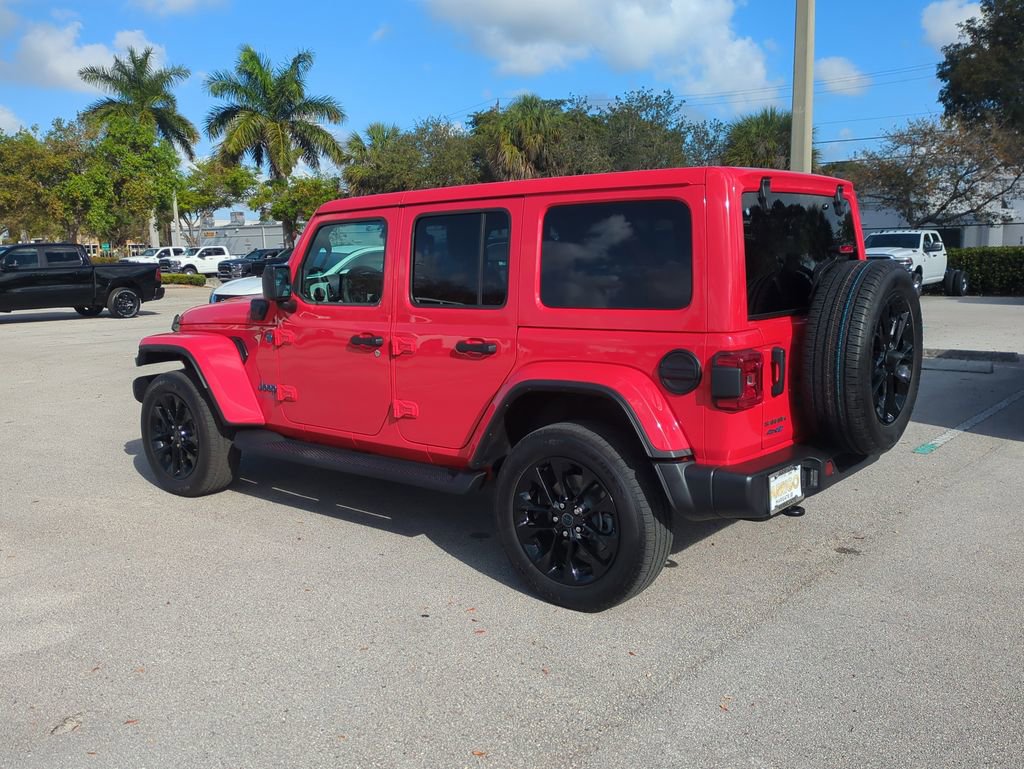 Used 2025 Jeep Wrangler Unlimited Sahara image 8