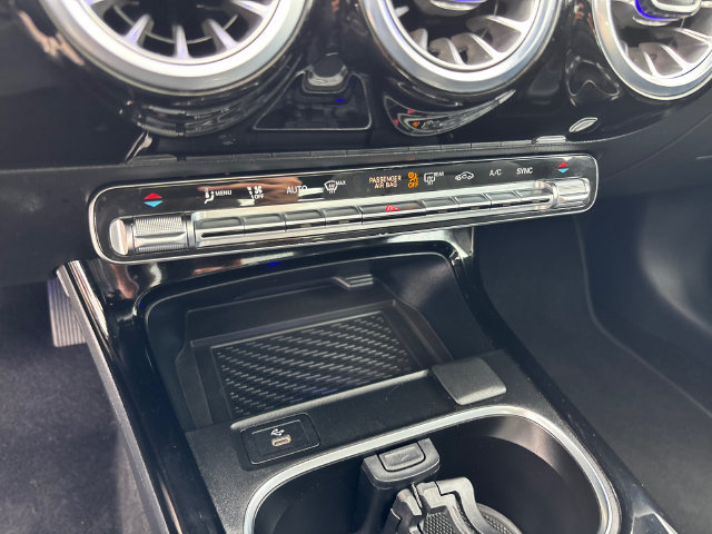 Used 2025 Mercedes-Benz CLA 250 4MATIC image 25