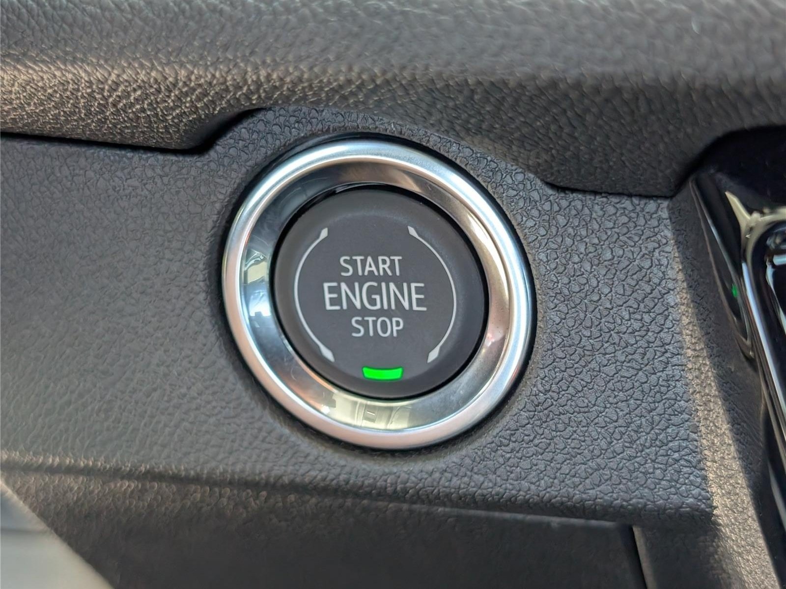 New 2027 Chevrolet Traverse LT w/ Driver Confidence Package FWD image 22