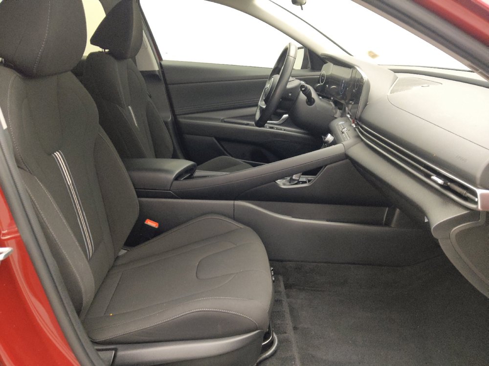 Used 2023 Hyundai Elantra SEL w/ Convenience Package FWD image 21