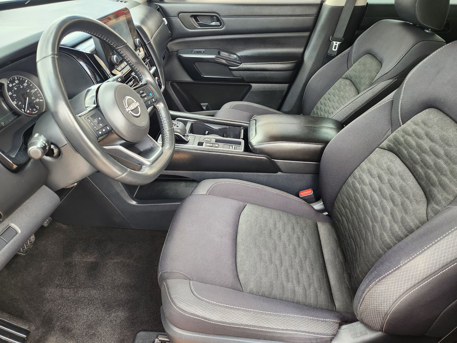 Used 2023 Nissan Pathfinder SV FWD image 16