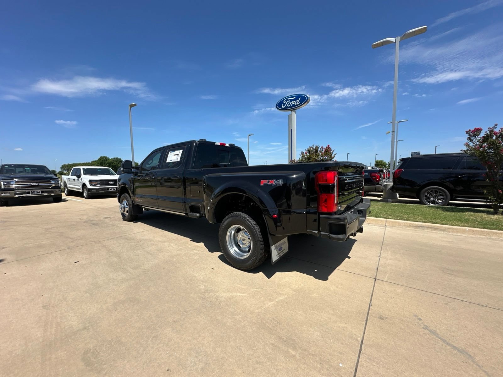 New 2026 Ford F350 Platinum AWD/4WD image 3