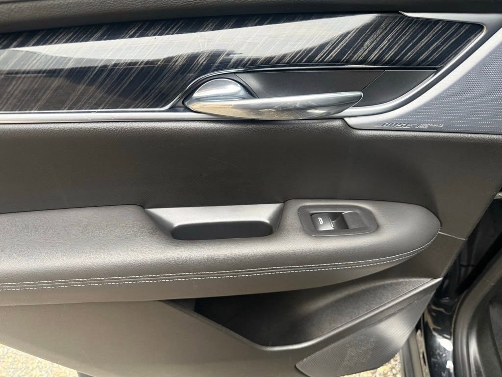 Used 2024 Cadillac XT6 Premium Luxury w/ Technology Package AWD/4WD image 17