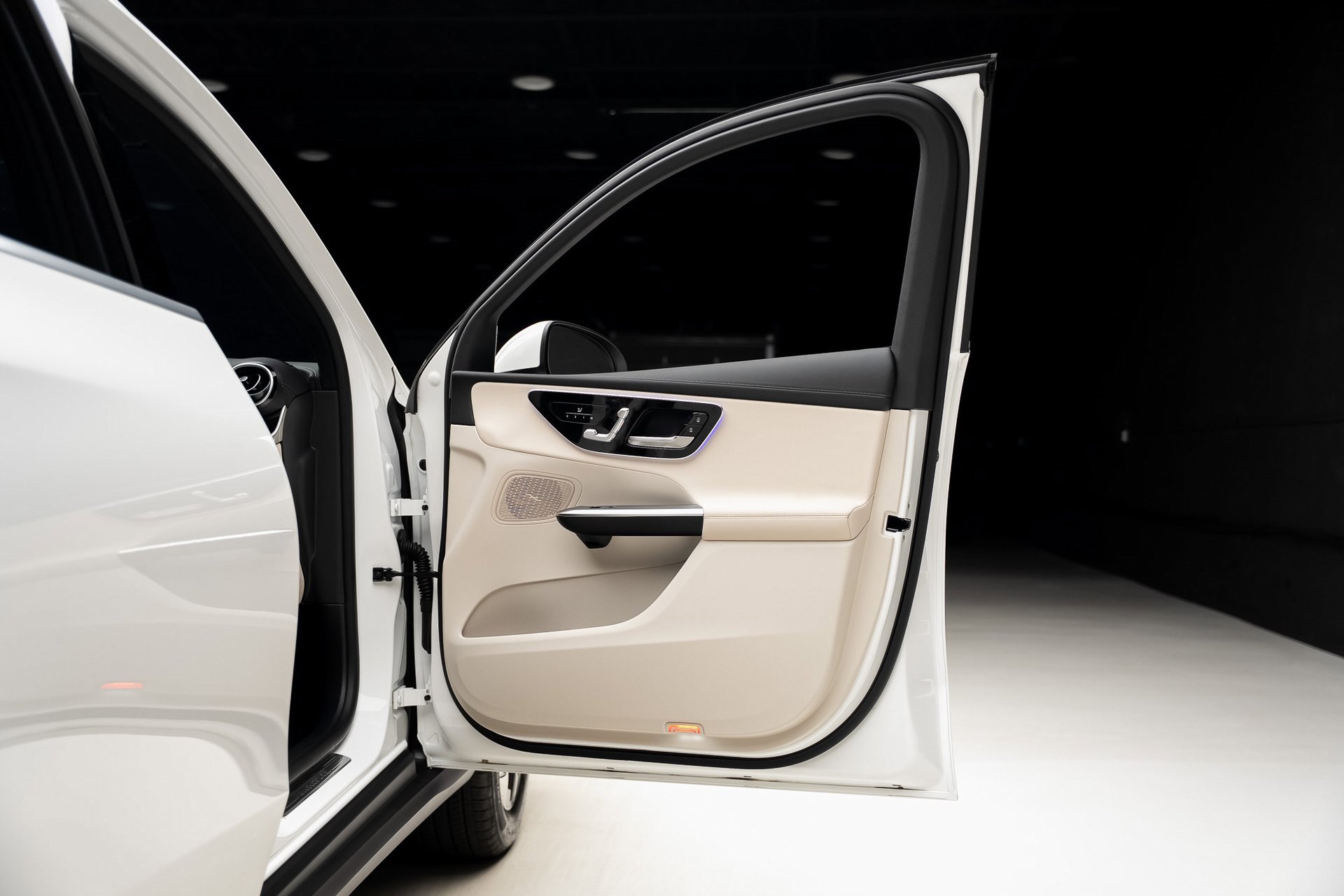 Used 2025 Mercedes-Benz GLC 350e 4MATIC image 58