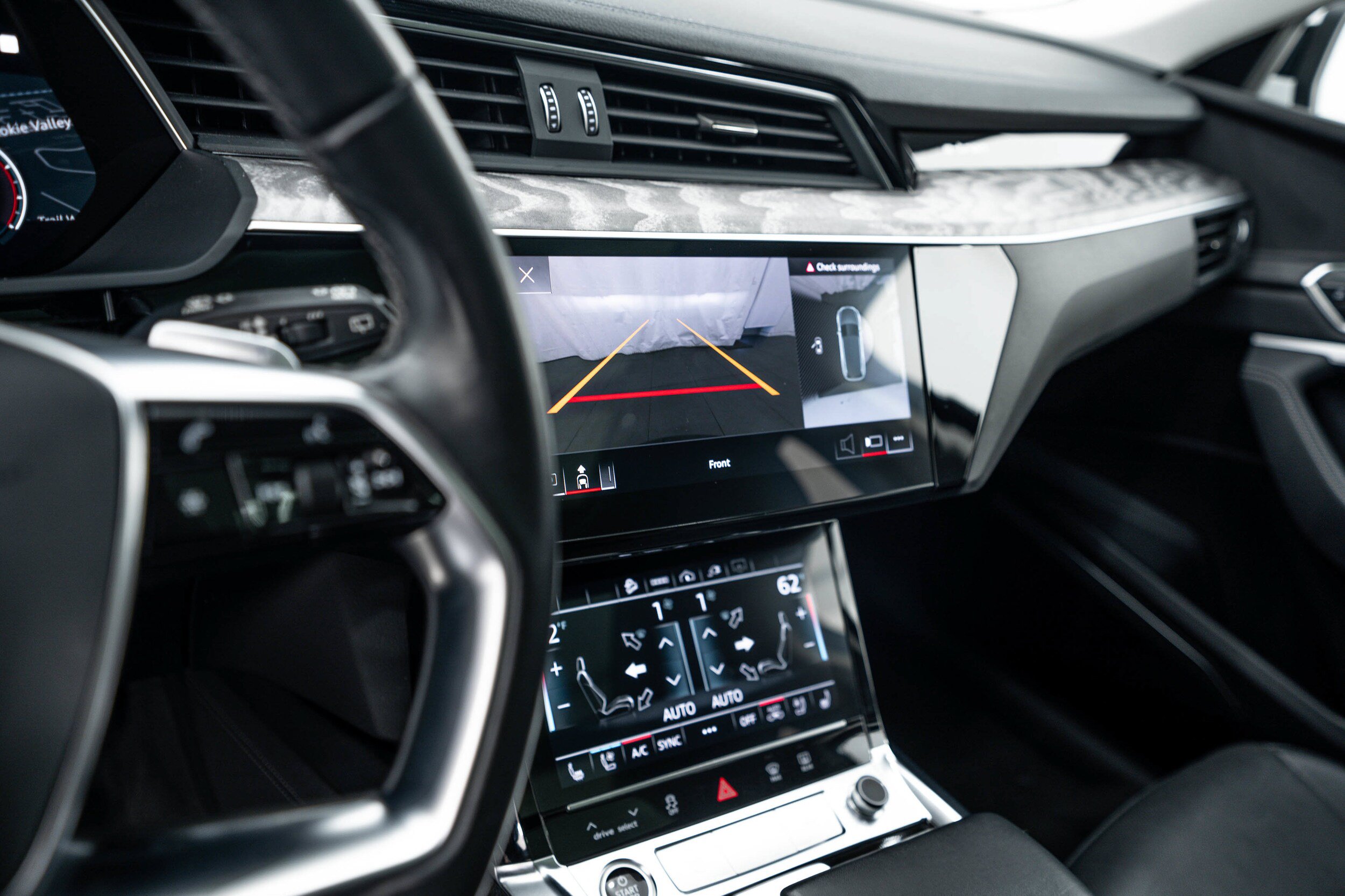 Certified 2024 Audi Q8 e-tron Premium Plus AWD/4WD image 11