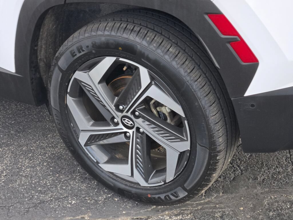 Used 2024 Hyundai Tucson Limited AWD/4WD image 19