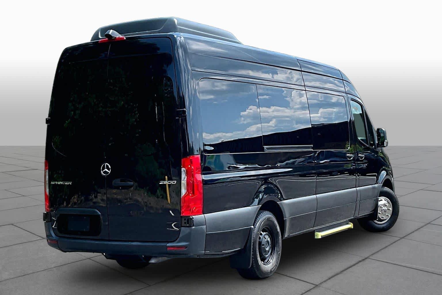 Used 2022 Mercedes-Benz Sprinter 2500 image 13