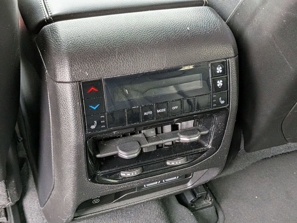 Certified 2023 Jeep Grand Cherokee L Limited AWD/4WD image 25