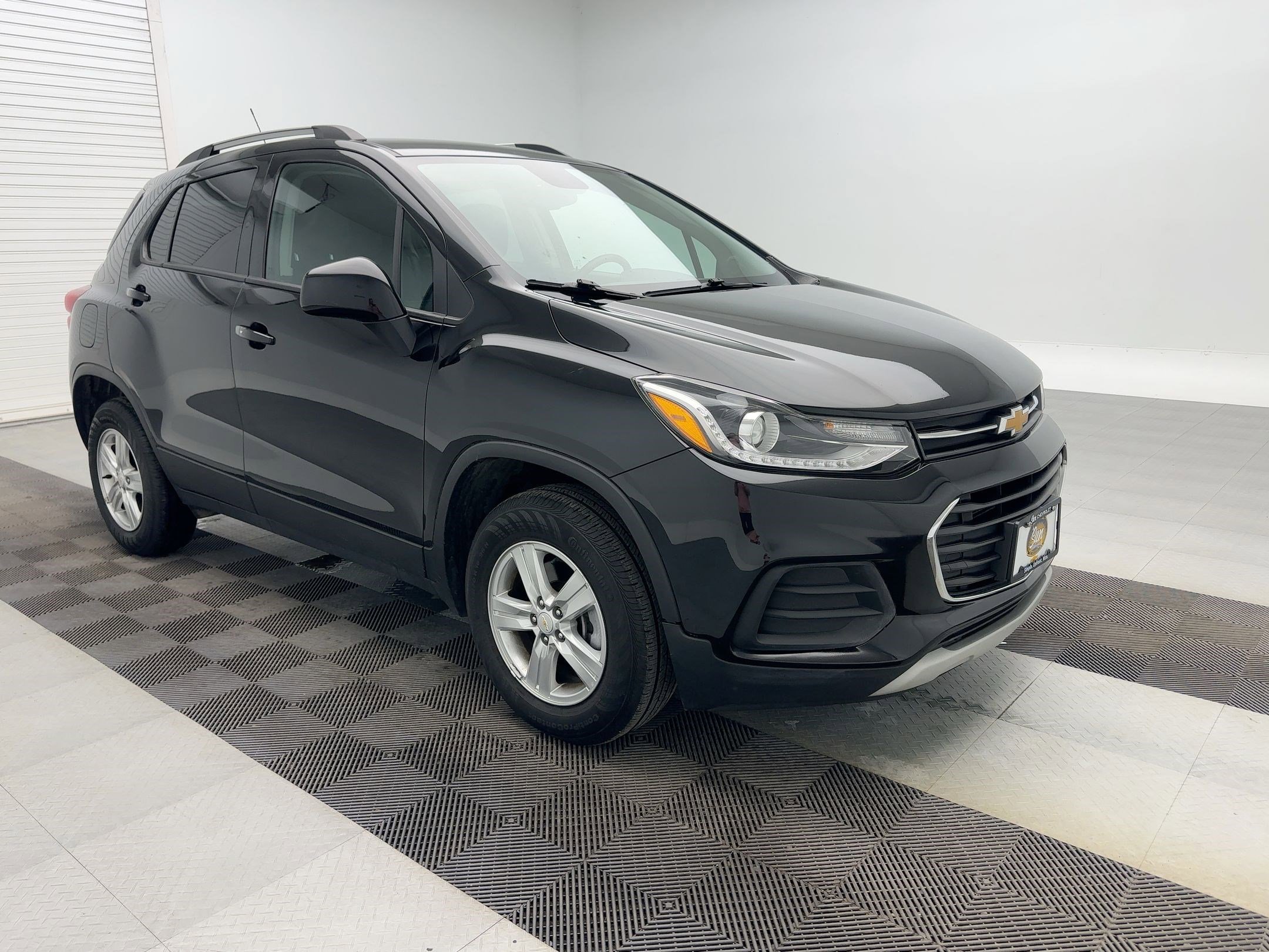 Used 2022 Chevrolet Trax LT w/ LT Convenience Package image 7