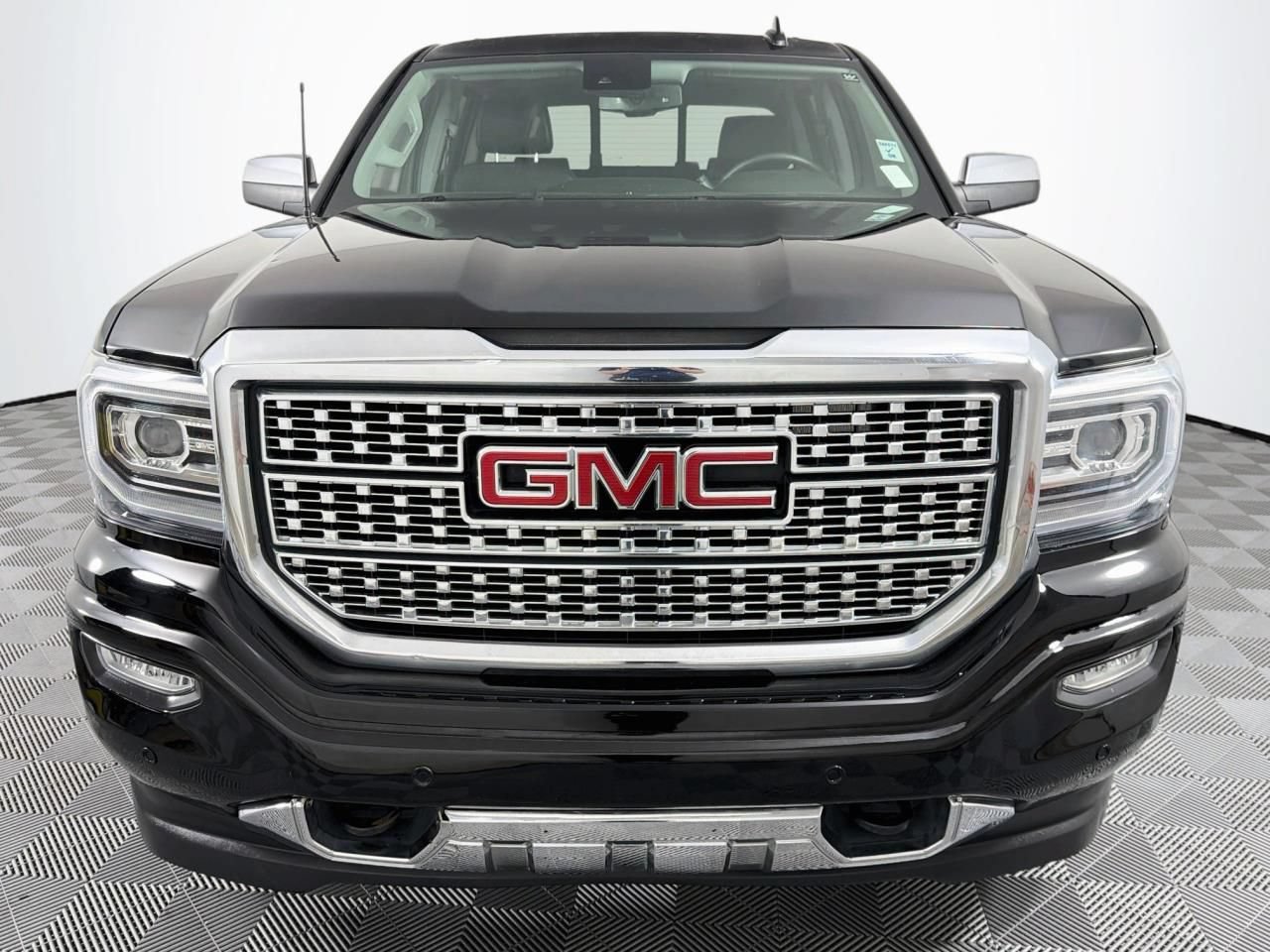 Used 2017 GMC Sierra 1500 Denali AWD/4WD image 2