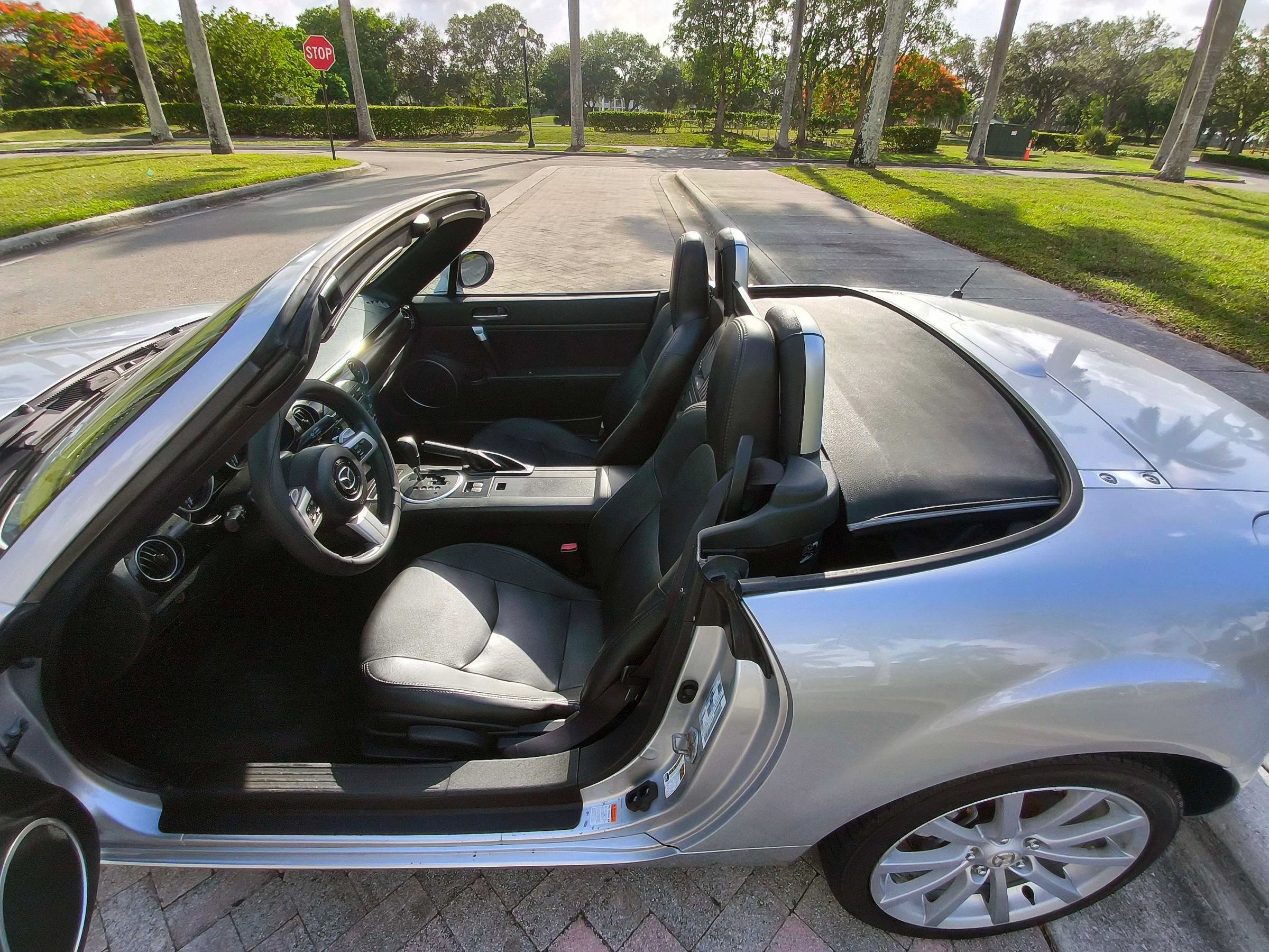 Used 2006 MAZDA MX-5 Miata Grand Touring RWD image 21
