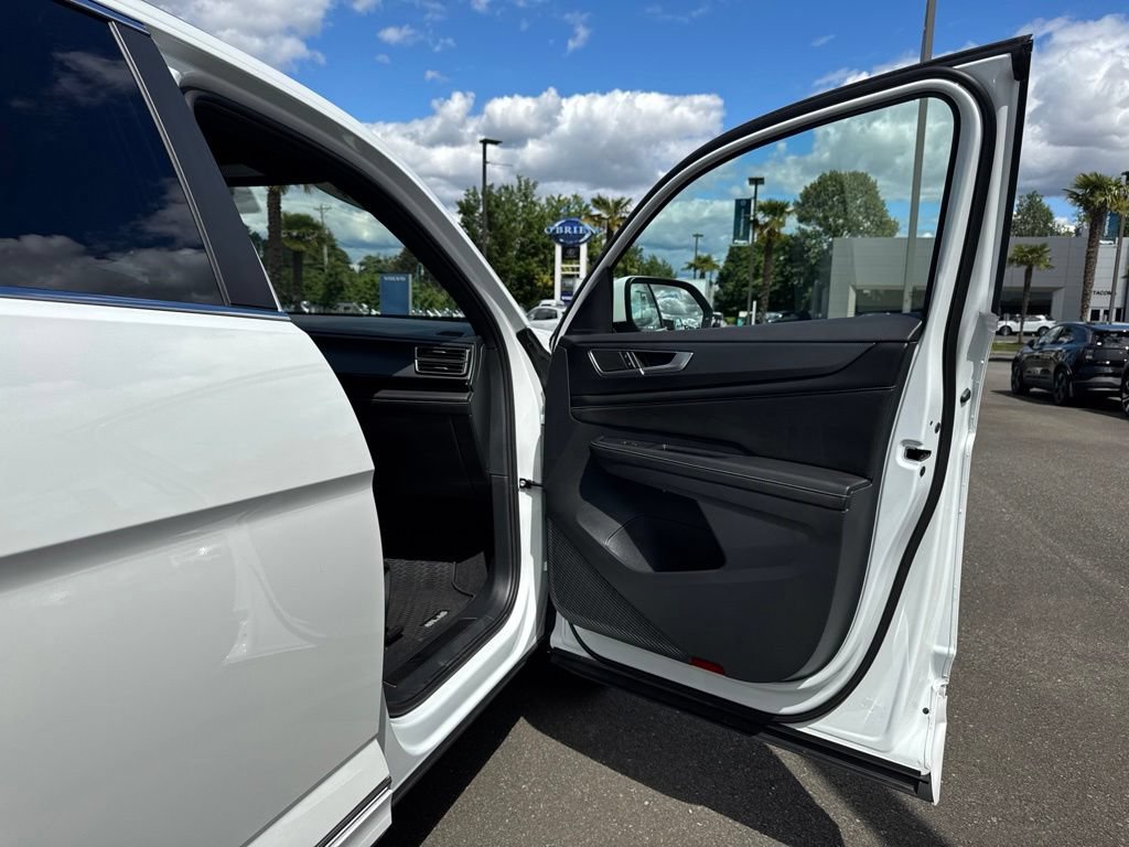 Used 2024 Volkswagen Atlas Cross Sport SEL R-Line AWD/4WD image 19
