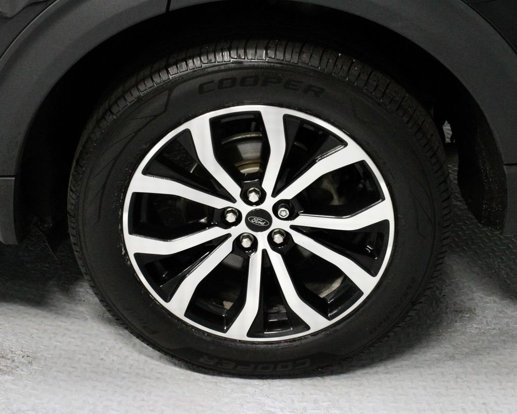 Used 2022 Ford Explorer ST-Line w/ Class IV Trailer Tow Package AWD/4WD image 19