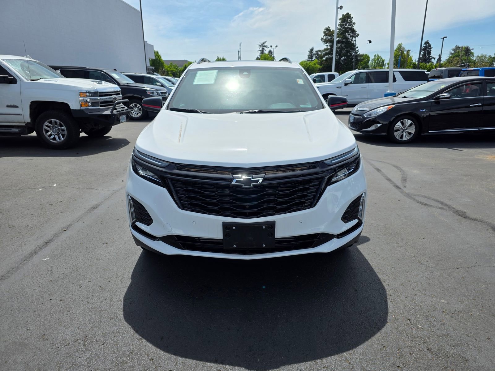 Used 2024 Chevrolet Equinox Premier AWD/4WD image 3