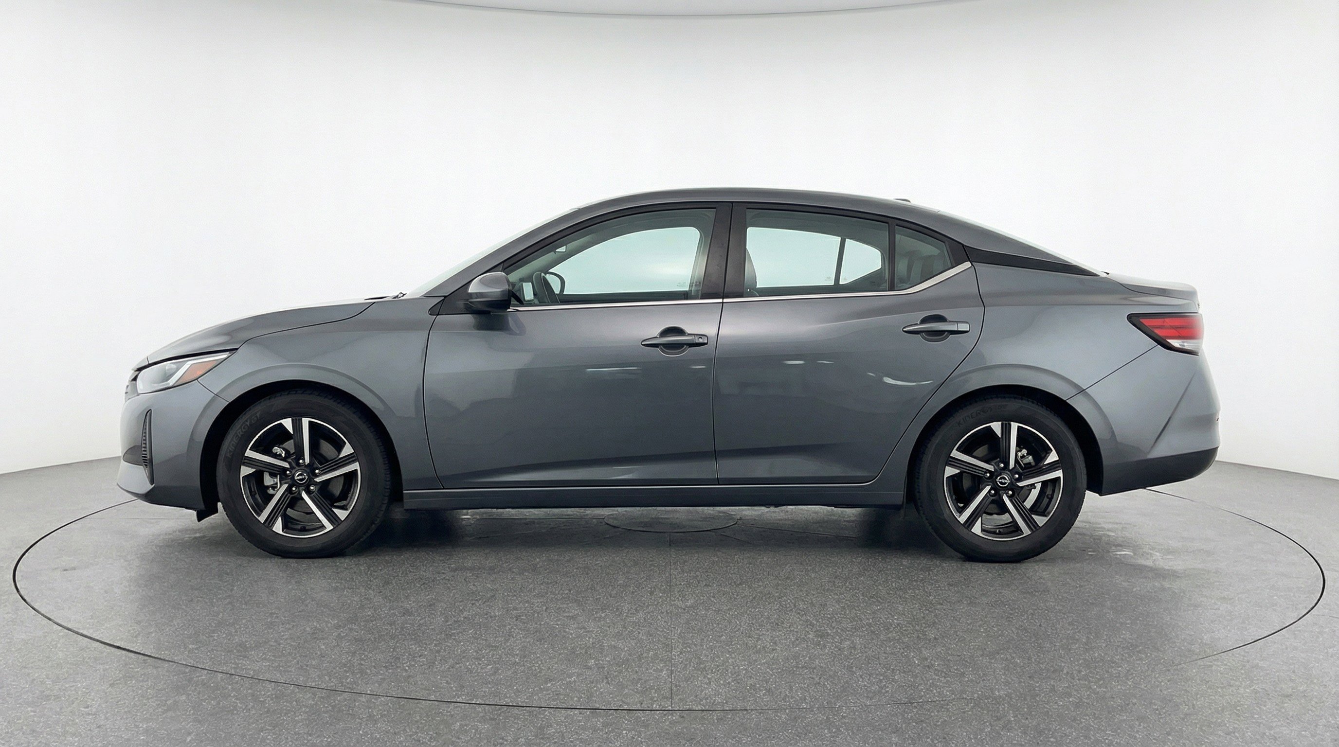Used 2025 Nissan Sentra SV FWD image 5