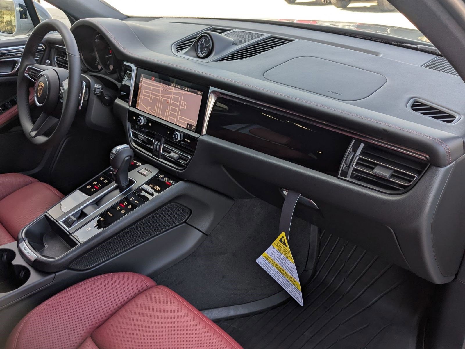 New 2026 Porsche Macan image 26