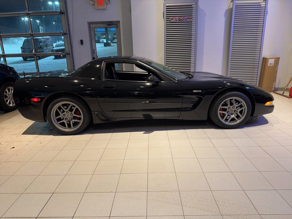 Used 2004 Chevrolet Corvette Z06 w/ Memory Package image 2