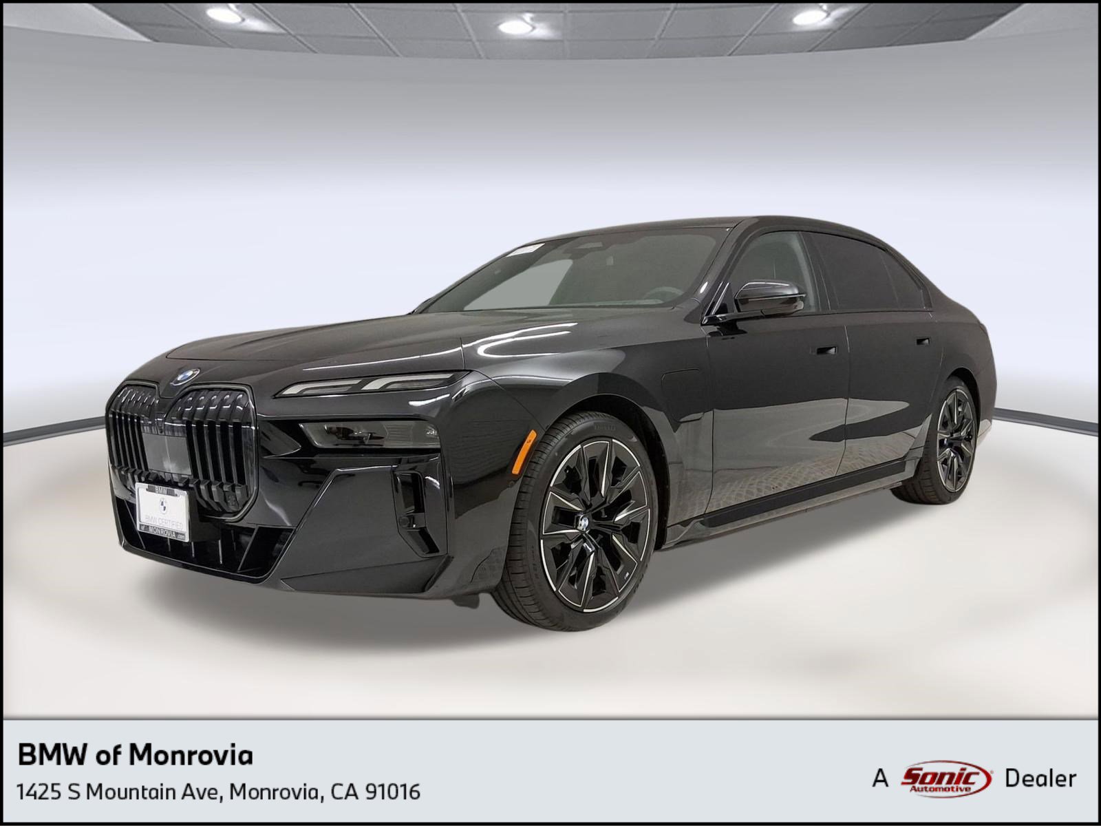 Certified 2025 BMW 750e xDrive w/ Premium Package AWD/4WD image 1