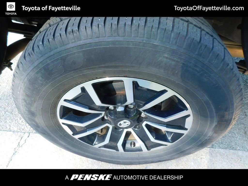 Used 2021 Toyota Tacoma TRD Sport w/ Technology Package RWD image 7