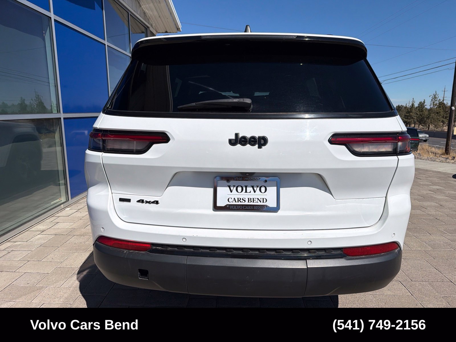 Used 2023 Jeep Grand Cherokee L Laredo AWD/4WD image 6