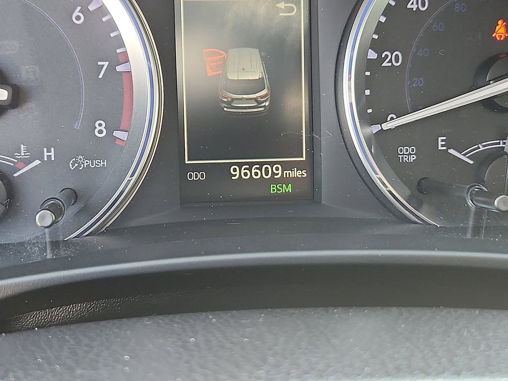 Used 2017 Toyota Highlander Limited AWD/4WD image 17