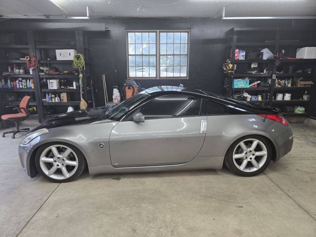 Used 2007 Nissan 350Z Touring w/ Cargo Convenience Pkg RWD image 2