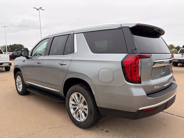 Used 2024 GMC Yukon SLT w/ SLT Premium Package AWD/4WD image 5