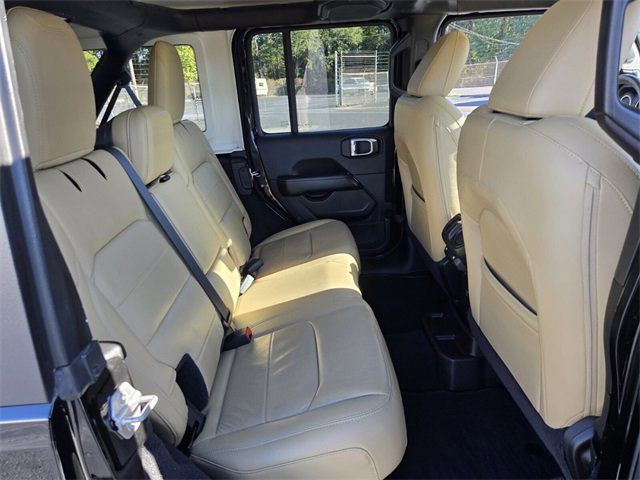 Used 2018 Jeep Wrangler Unlimited Sahara image 18