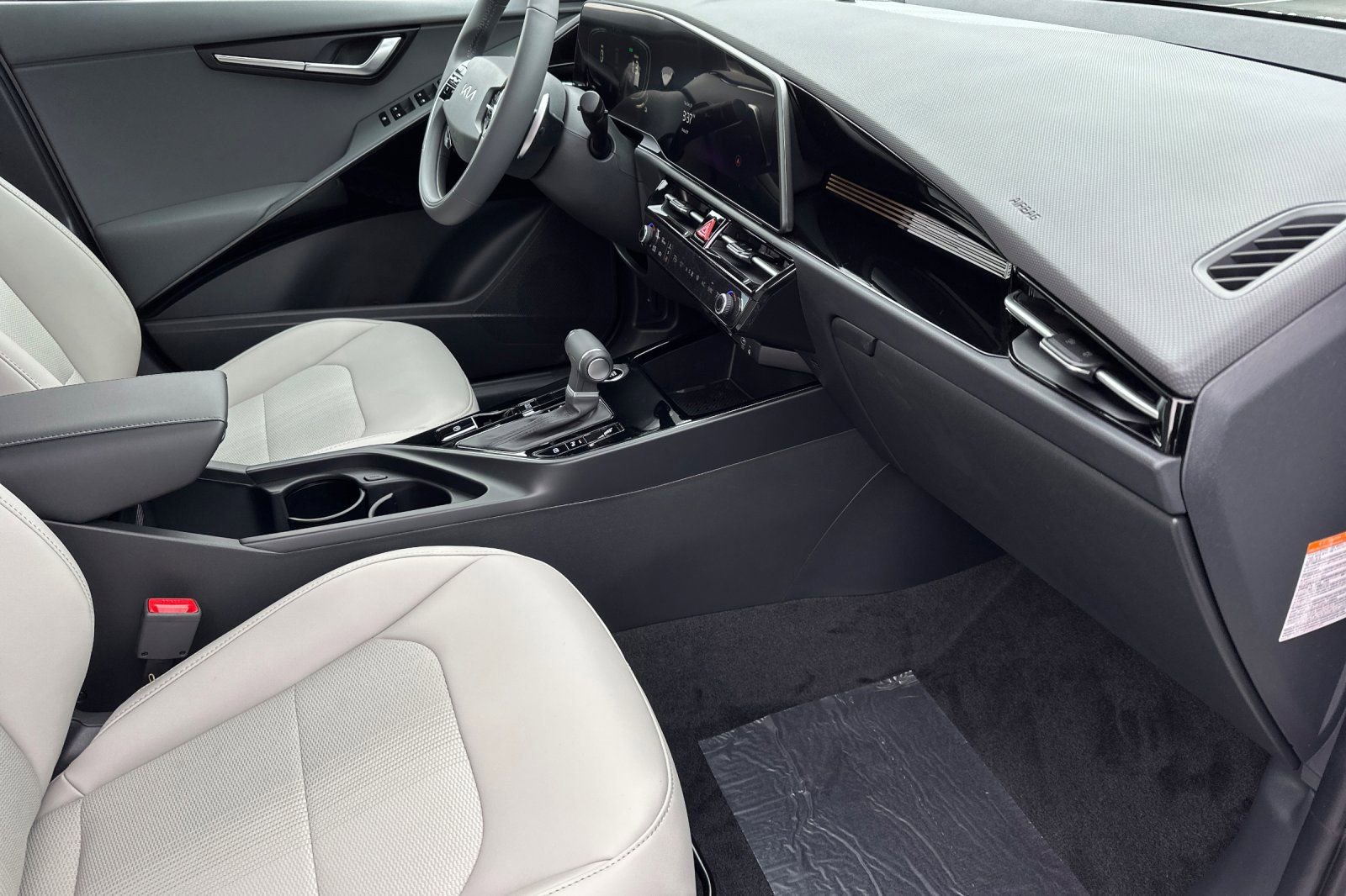 New 2026 Kia Niro EX image 16