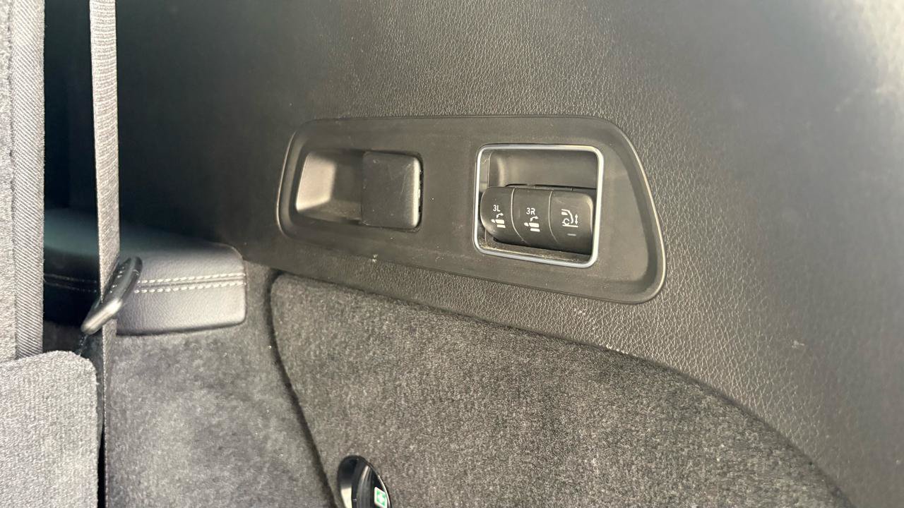 Used 2022 Mercedes-Benz GLS 450 4MATIC image 13