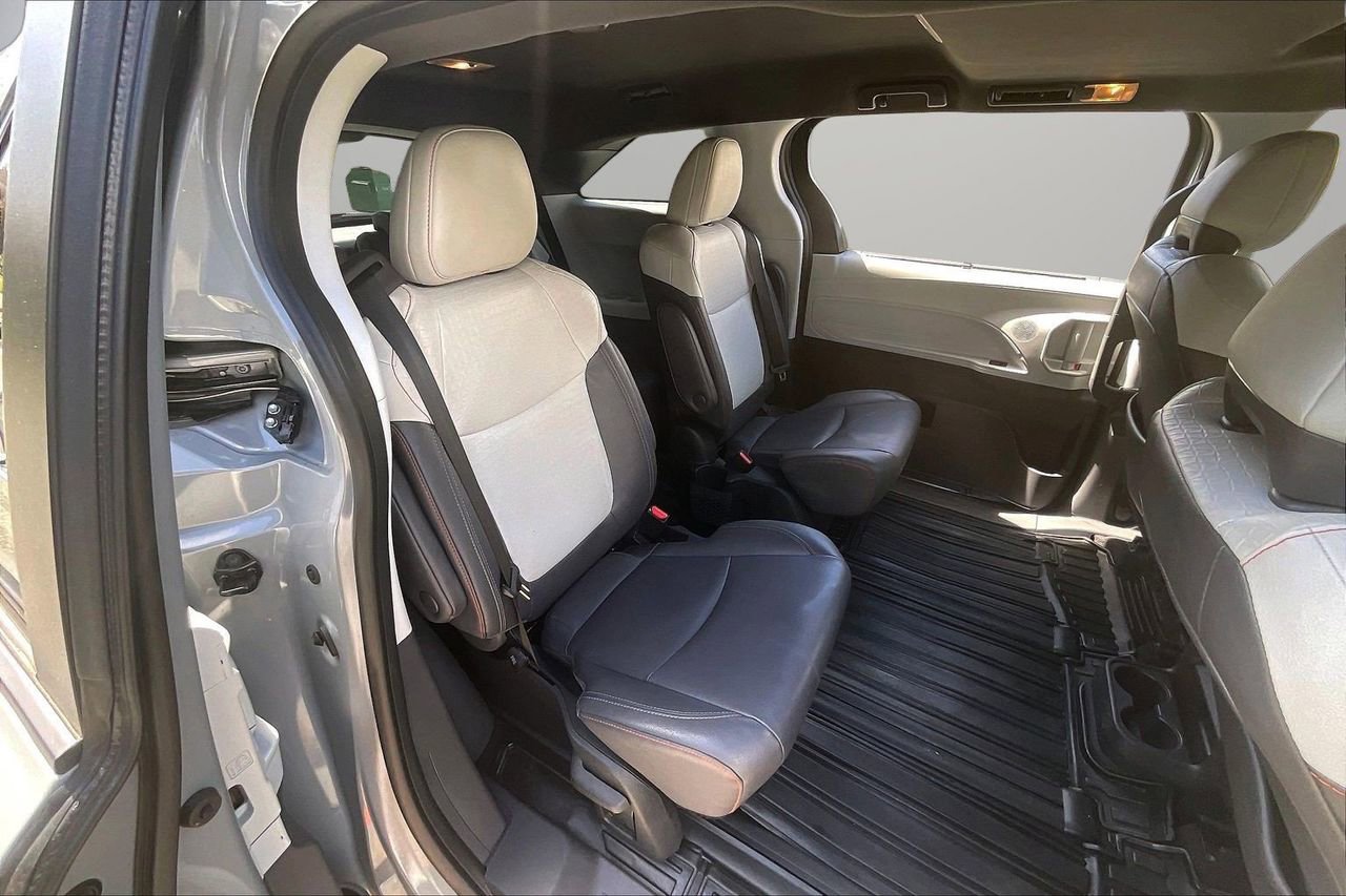 Used 2023 Toyota Sienna XSE image 25