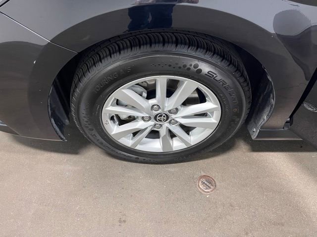 Used 2025 Toyota Camry LE image 29