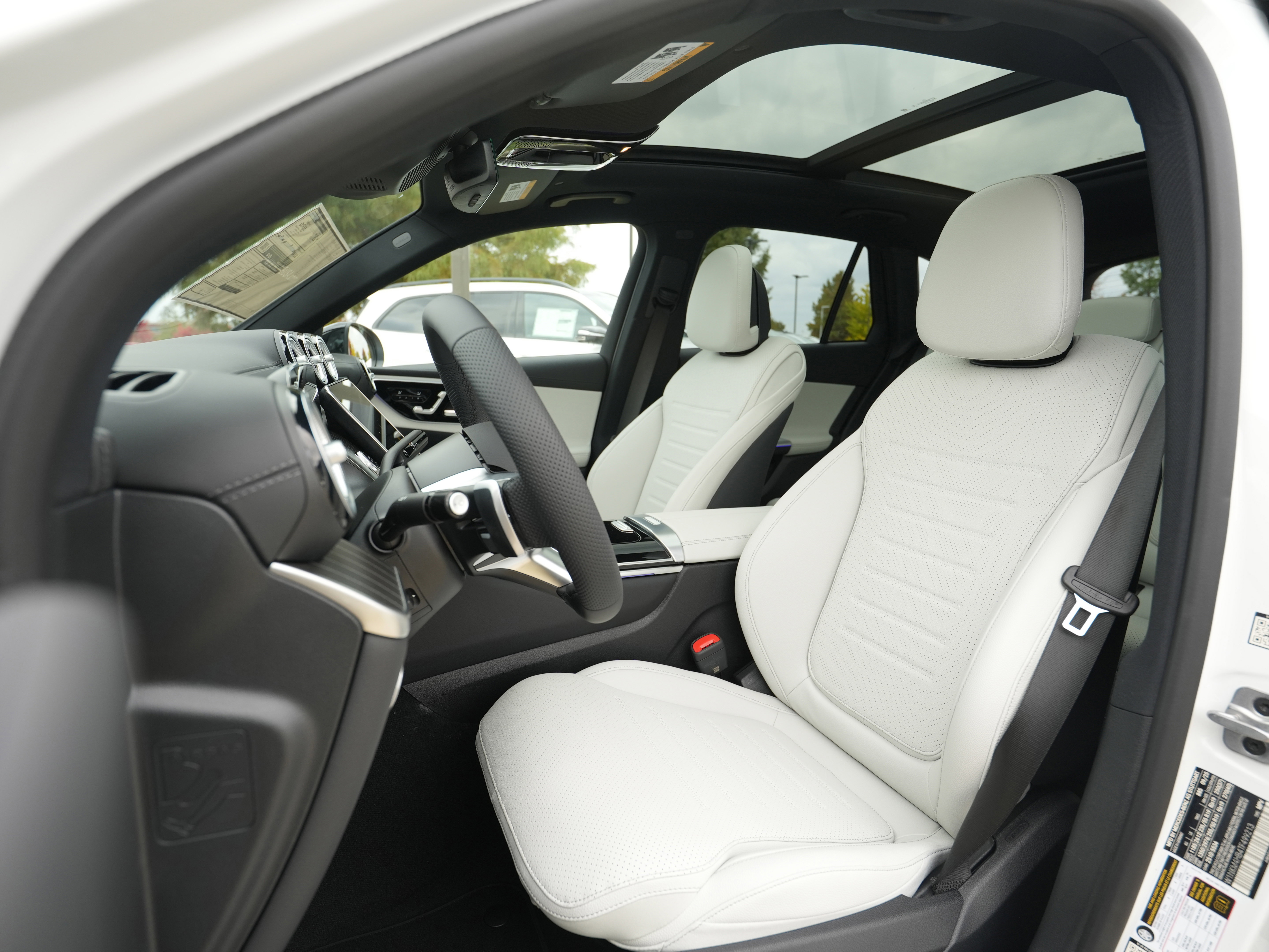 New 2026 Mercedes-Benz GLC 300 4MATIC image 32