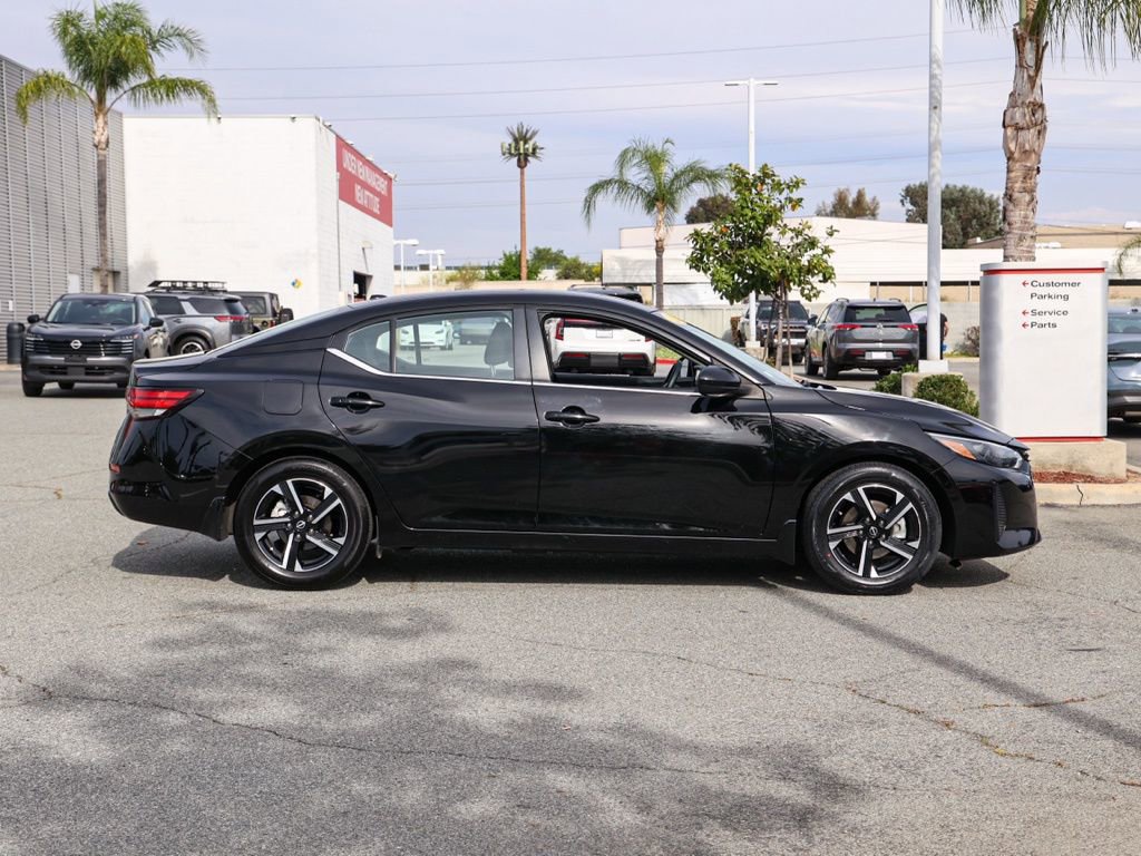 Used 2025 Nissan Sentra SV image 3