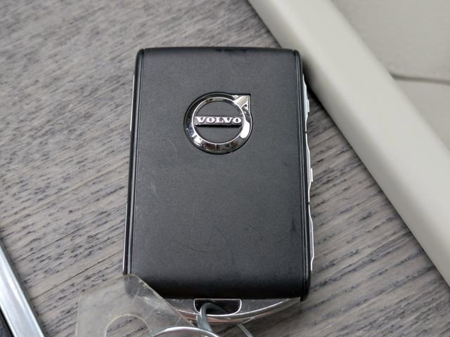 Used 2023 Volvo XC90 B6 Plus image 23