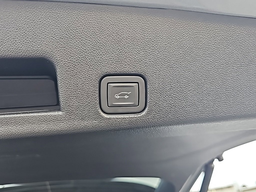 Certified 2024 GMC Acadia Denali w/ LPO, Floor Liner Package image 7