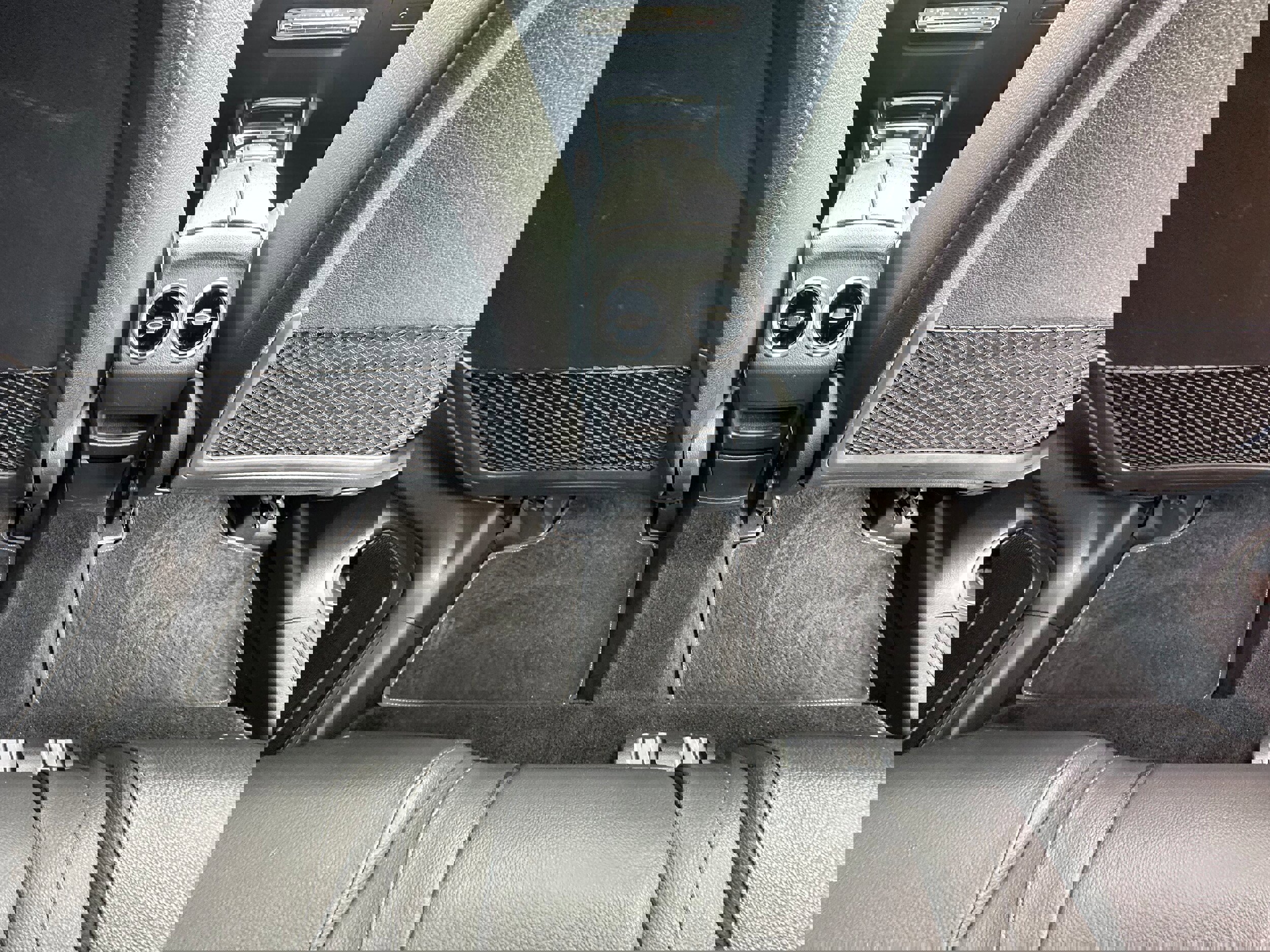 Used 2021 Mercedes-Benz GLB 250 4MATIC image 17