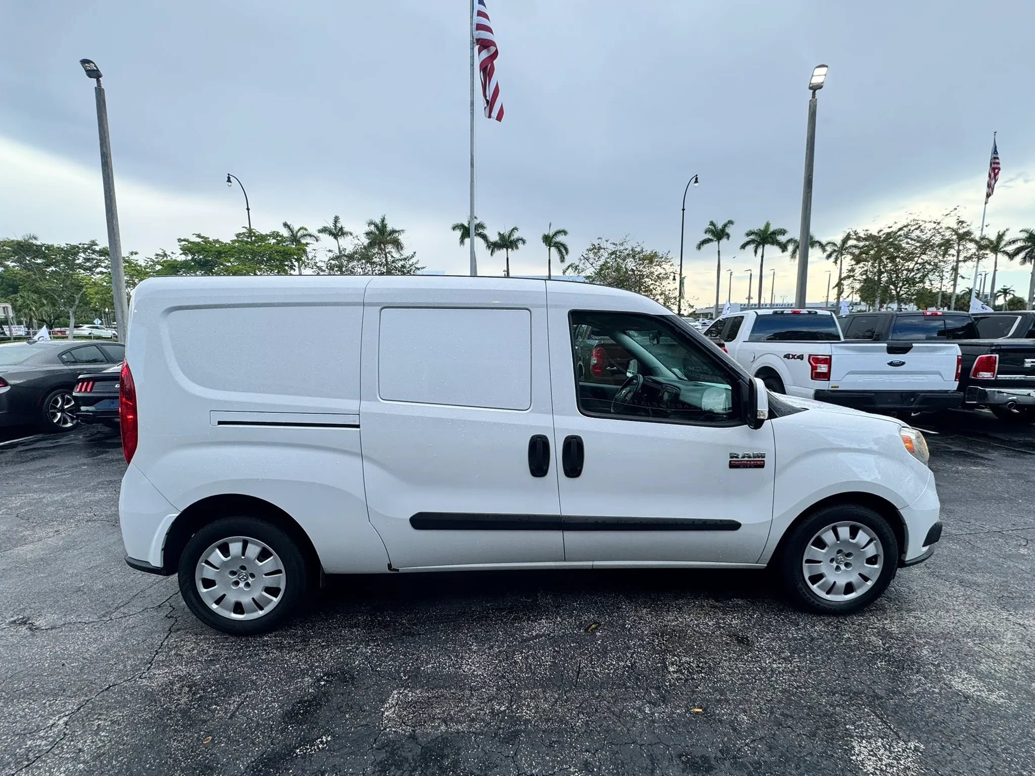 Used 2017 RAM ProMaster City Tradesman SLT w/ Rear Back-up Camera Group FWD image 8