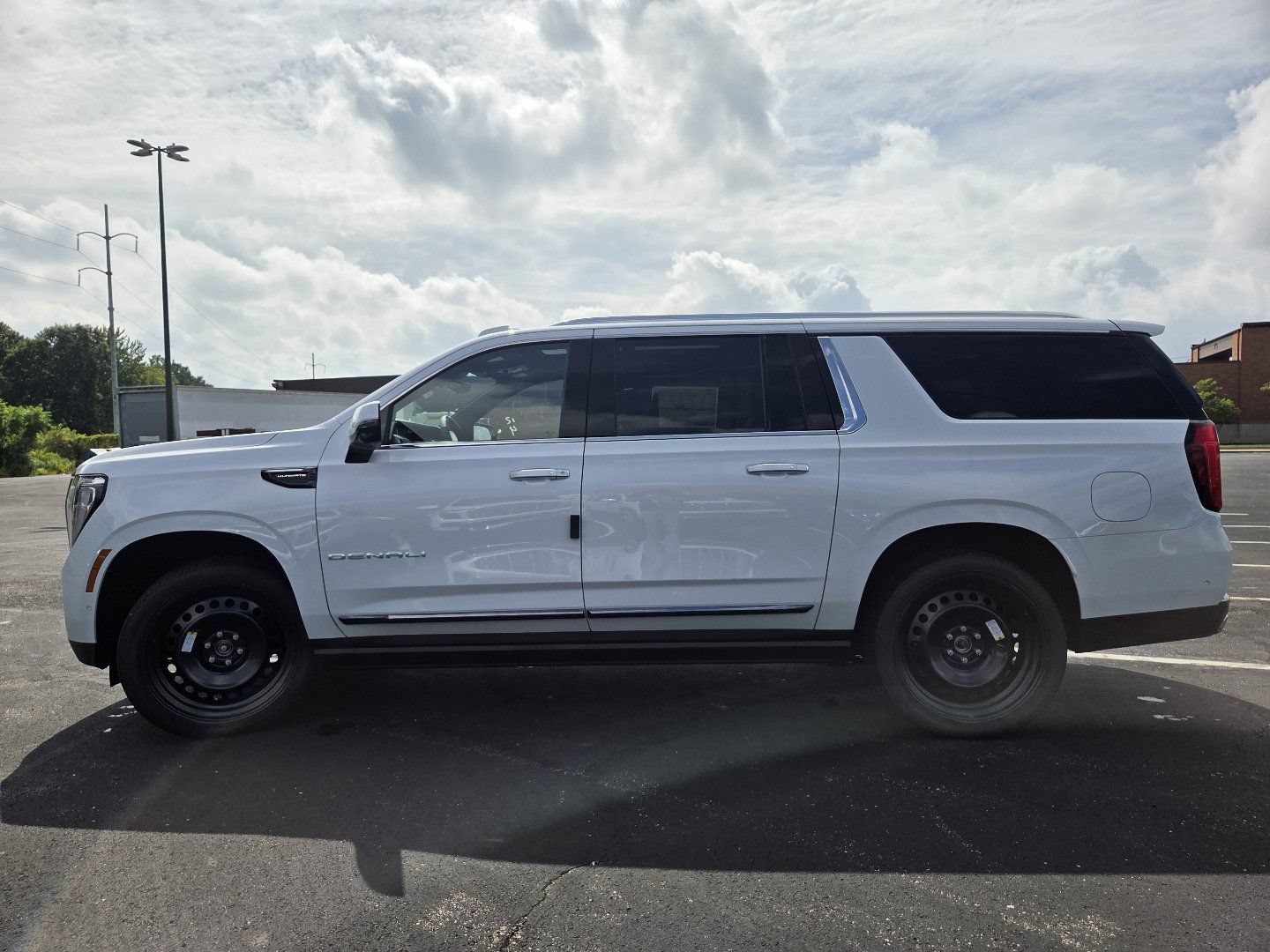 New 2026 GMC Yukon XL Denali Ultimate AWD/4WD image 17