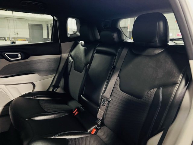 Used 2024 Jeep Compass Latitude image 22