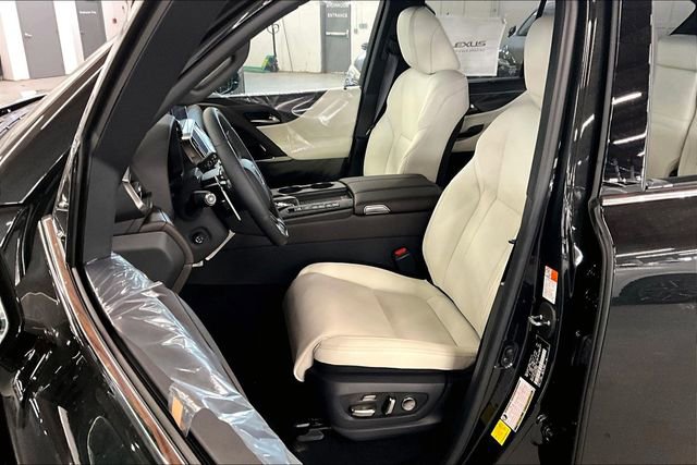 New 2026 Lexus LX 700h Luxury image 9
