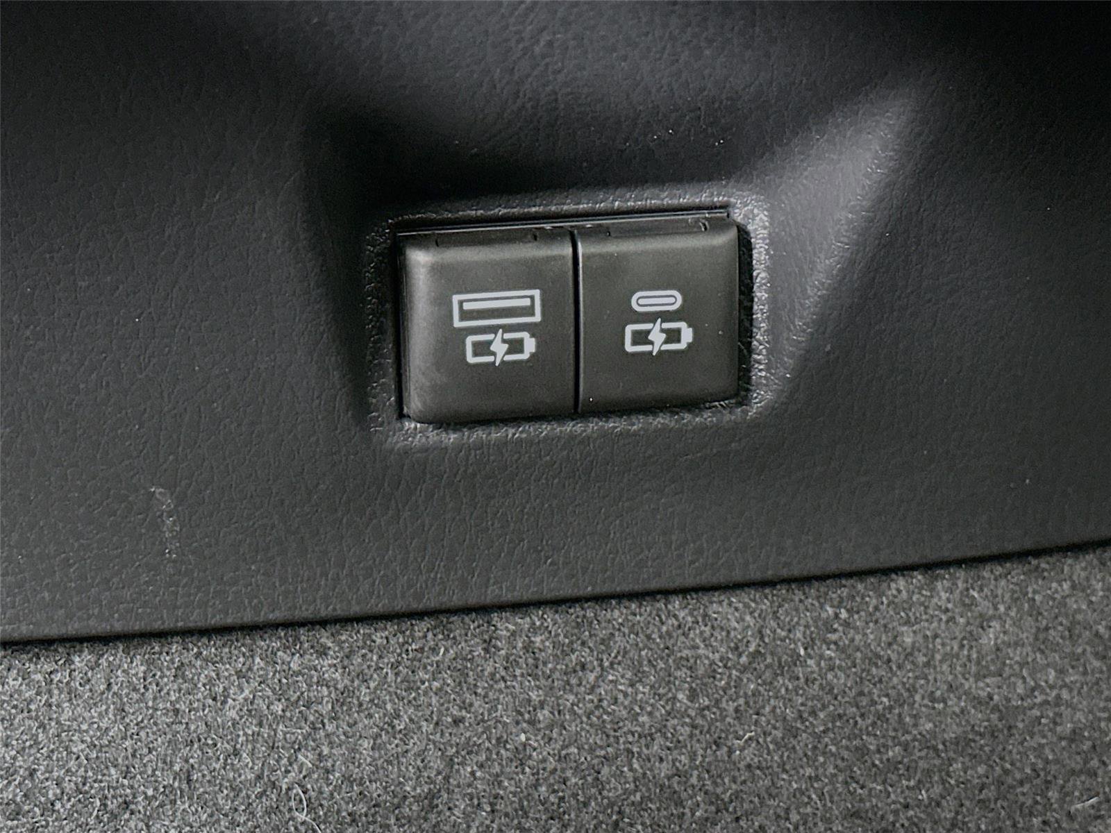 Certified 2025 Toyota Camry SE image 23