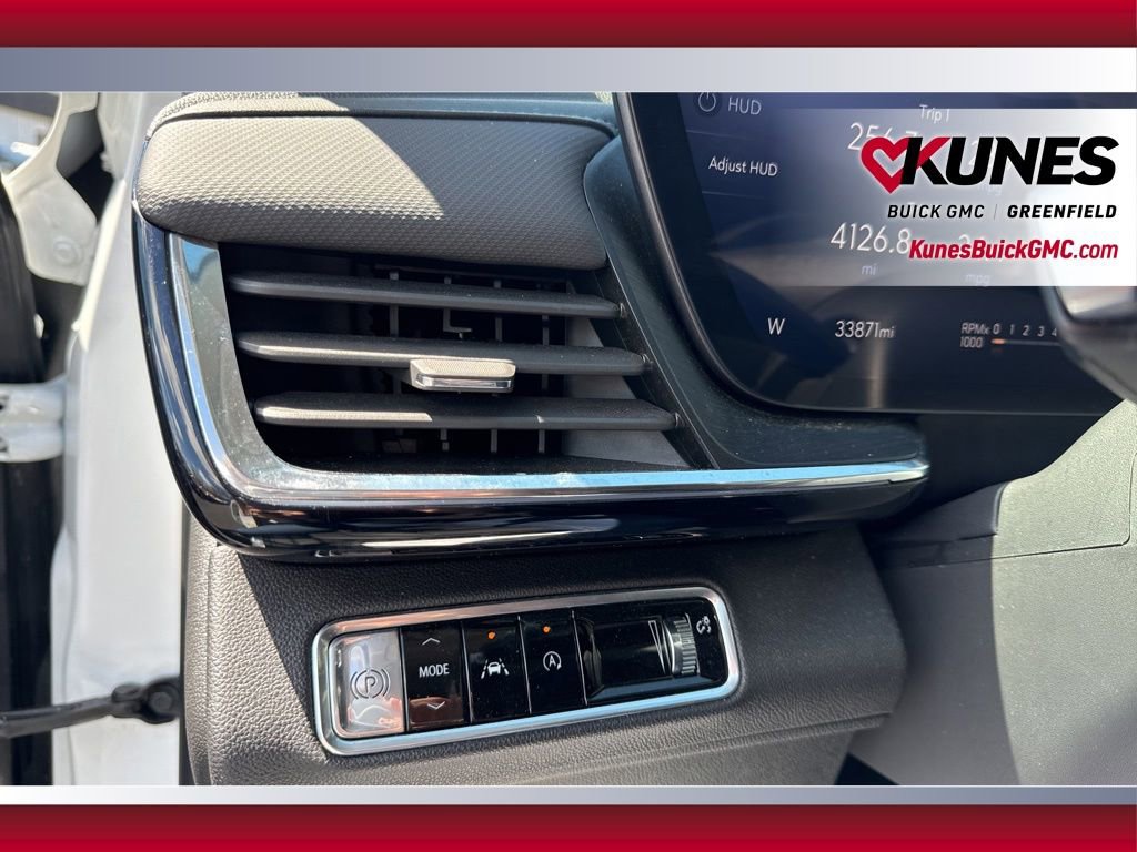 Used 2024 Buick Envision Preferred AWD/4WD image 28