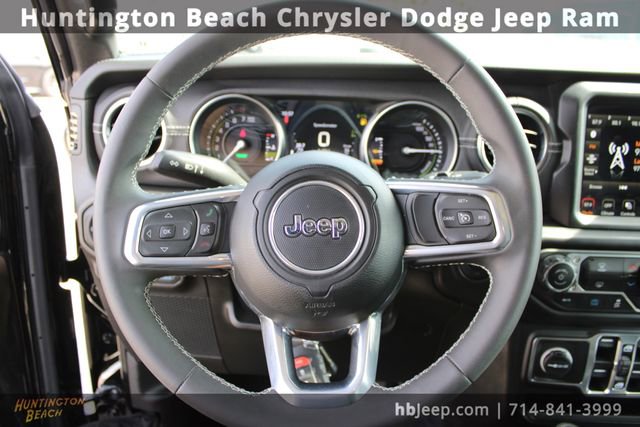 Used 2023 Jeep Wrangler Unlimited Sahara image 21