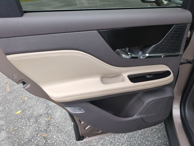 Used 2021 Lincoln Corsair FWD w/ Premium Package image 28